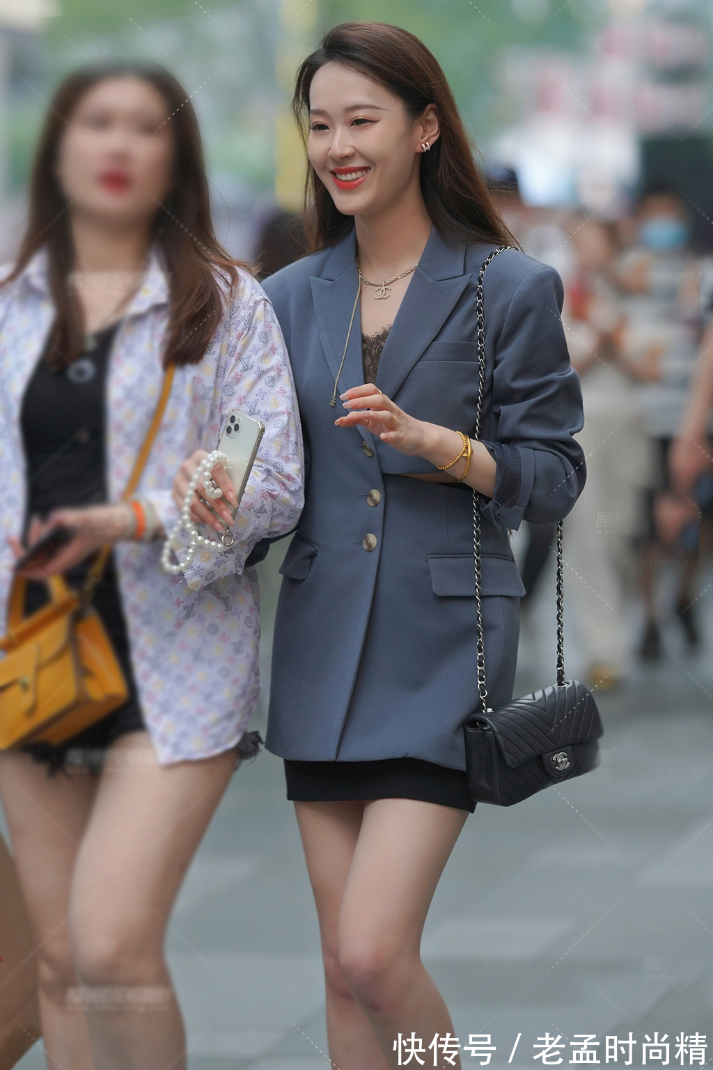 西装|夏季穿小西装又飒又帅，内搭黑色短裙，清凉时尚又优雅有风度