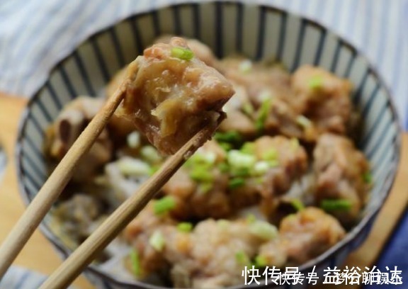 血水|无论排骨怎么做,都不要先焯水,学会这一招,排骨不柴不腥,好吃