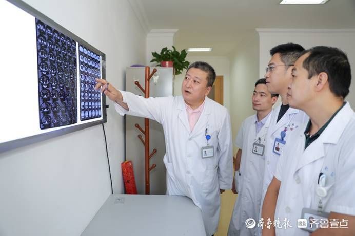 主心骨|烟台毓璜顶医院胸外科彭笑怒：带领团队做好患者的“主心骨”