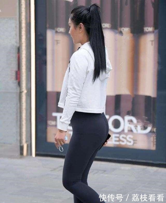 时尚 简约易搭的瑜伽裤增添时尚色彩,充满时尚女人的味道,浪漫优雅!