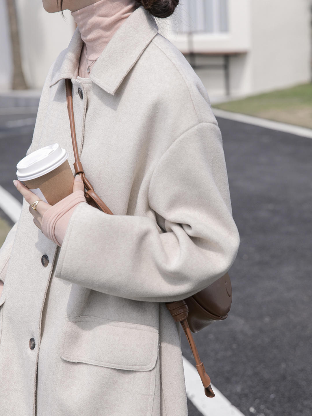 半身裙|职场法式穿搭指南,大u领针织衫+半身裙,穿起来气质又性感