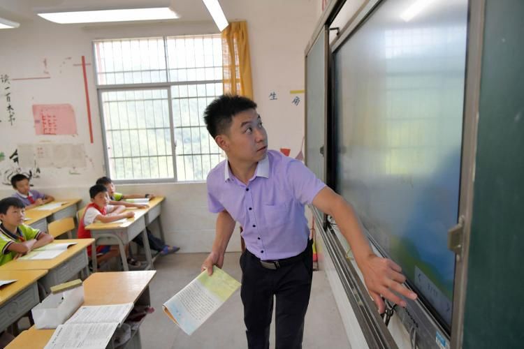 李长|致敬!乡村教师——慢慢变老的他们,心中依然是少年