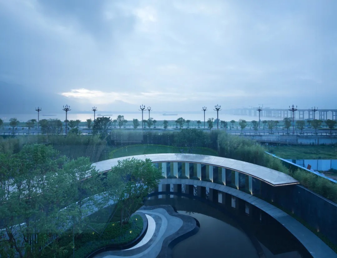 设计|以地为纸,泼墨生花|世茂滨江壹号