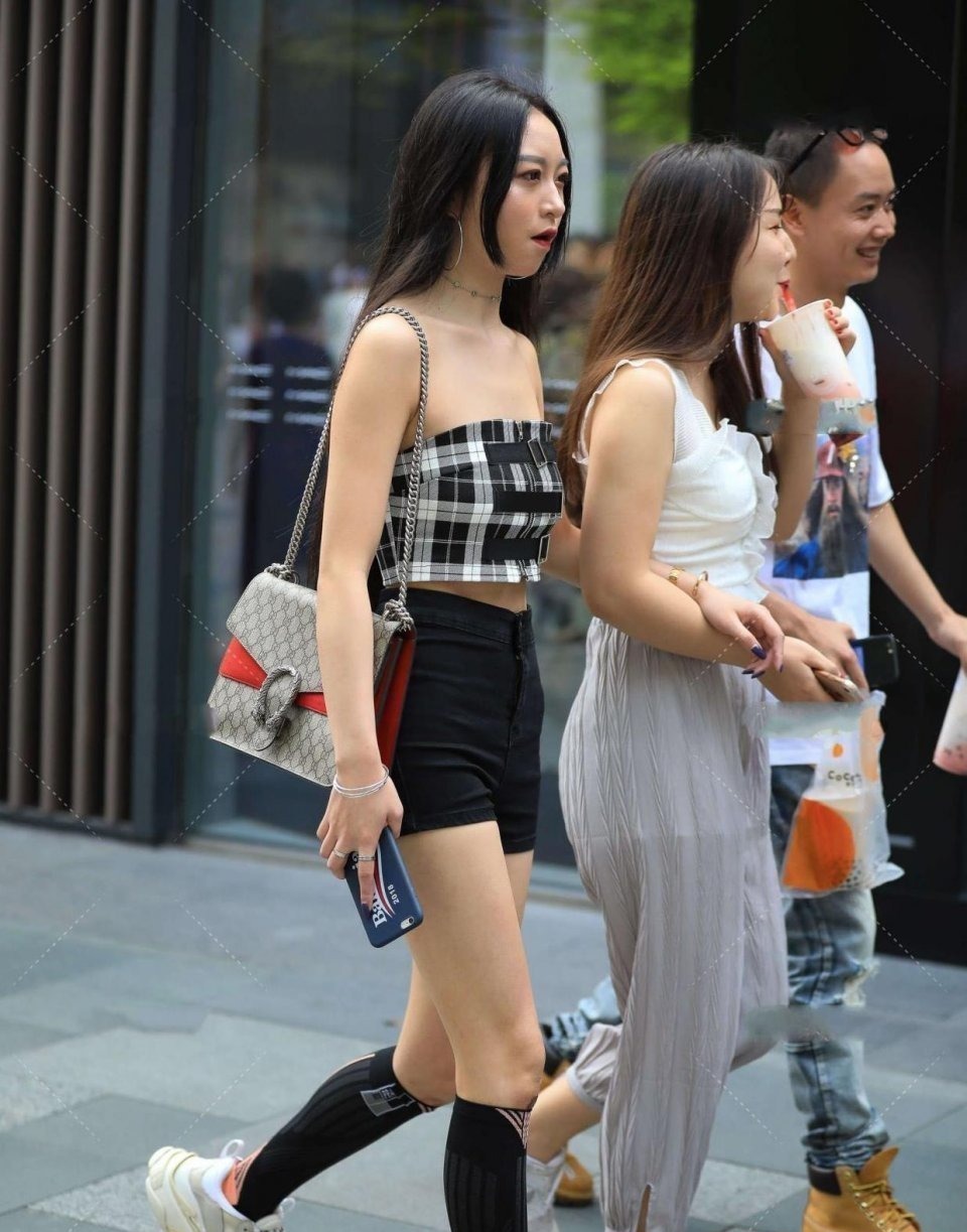 穿搭 微胖单身小姐姐,气质不输当红明星,为什么没人喜欢呢?