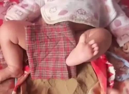 妈妈炫耀新型“纸尿裤”,网友看到图片后怒了:没钱可以不生