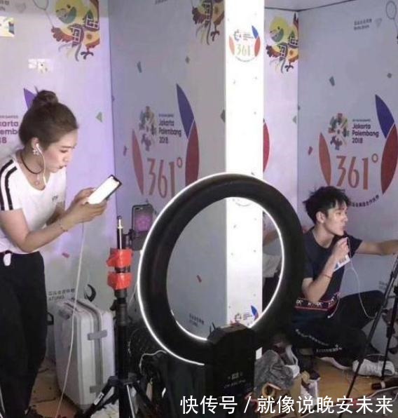 带货女王 薇娅懒人伞一晚走红,37度出门不怕晒,网友防晒霜可以扔了!