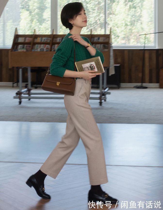 今年冬天开始流行“九分穿搭”,时髦显高有气质,超适合中年女人