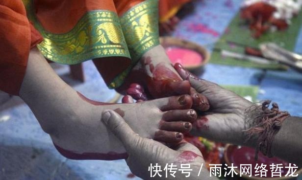 敬仰|尼泊尔最尊贵的女神:万人敬仰连国王也得下跪,退位后却无人敢娶