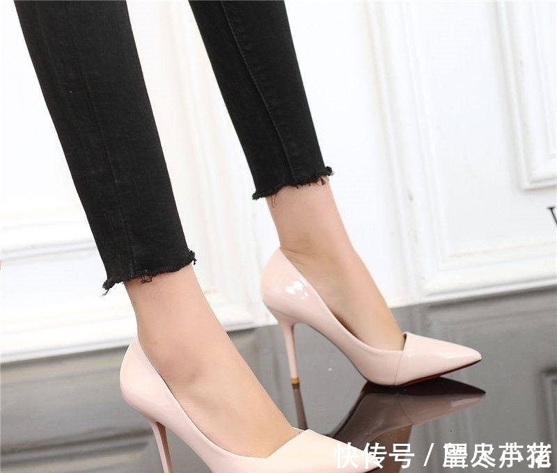 女人味 美丽是要付出代价，一双高跟鞋能够赋予足够的女人味