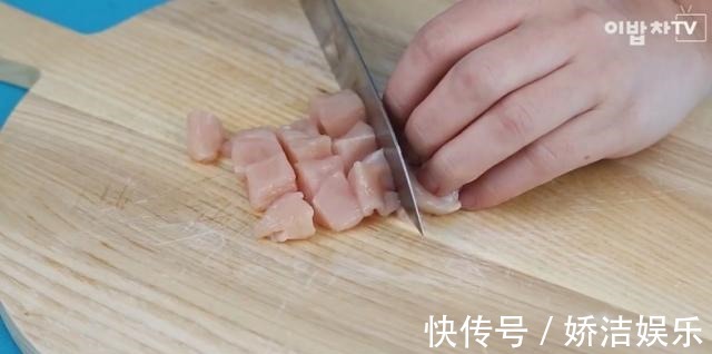 鸡胸肉这样做，比牛肉好吃，鲜嫩美味，做法超简单，建议赶快收藏