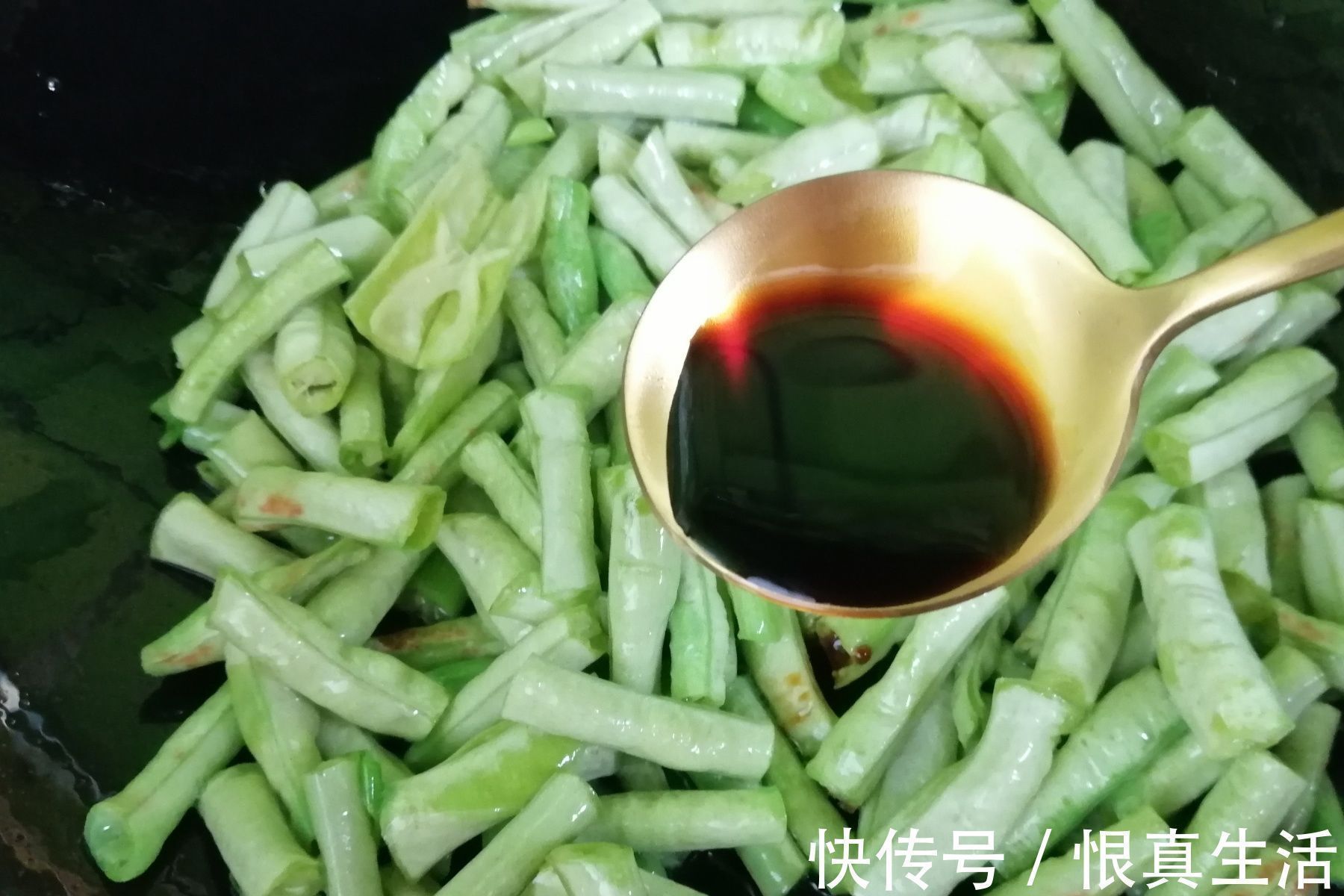 夏天,不吃肉也要吃它,钙是豆浆的4倍,1元1斤,现在正当季