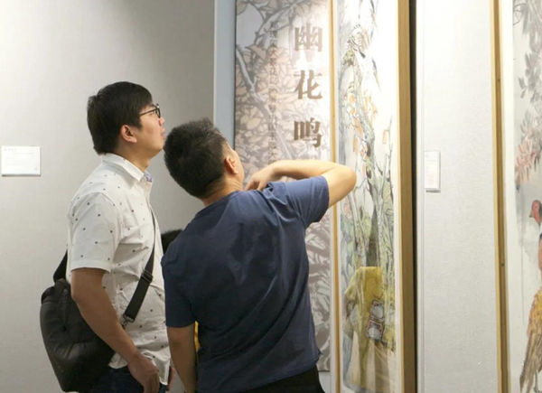 作品展！【展览现场】郑瑰玺大景花鸟画展暨中国玉雕大师作品展火热进行中