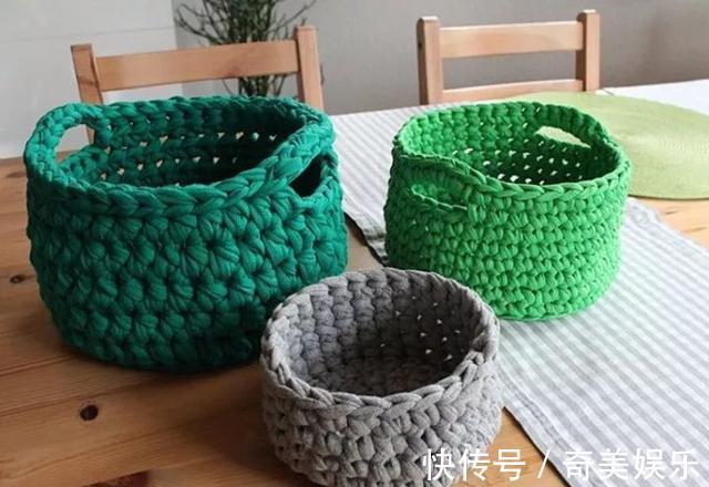 旧衣服剪几刀,制作布条线,拿来钩编收纳盒,非常实用!附教程