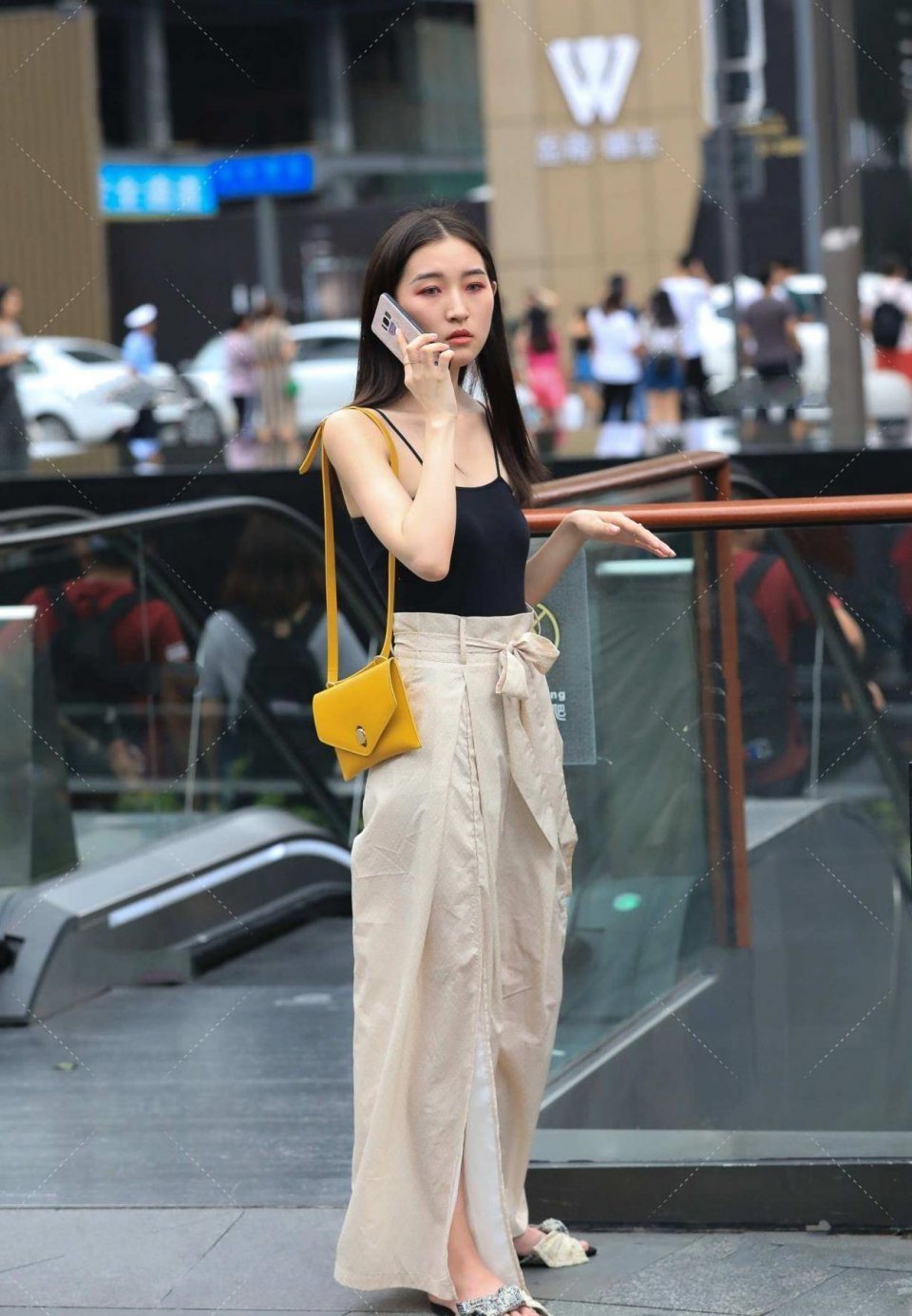 女孩|我现在才发现，微胖的女孩好有魅力啊，好想请她一起去吃海底捞