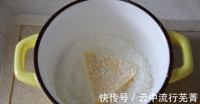 香甜|在家制作三角椰蓉饼干,制作简单,香甜味美还解馋!
