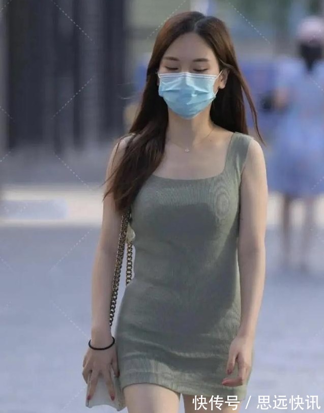 小姐姐 时尚女性夏季的首选炸街神器,方领“包臀裙”,衬托高贵典雅气质