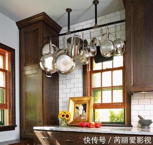 横杆|我怎么想不到,给厨房窗台加个横杆,锅碗瓢盆都被搞定,收纳完美