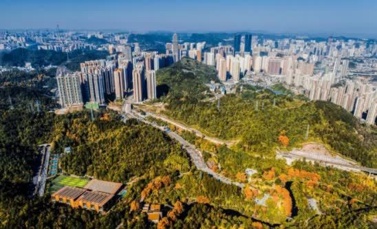 网红又一必打卡地,花果园白宫附近的阿哈湖公园是城市氧吧!