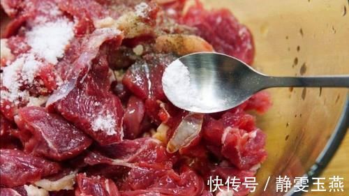 炒菜50年大厨不管炒什么菜,出锅放10克“它”,立刻又香又入味