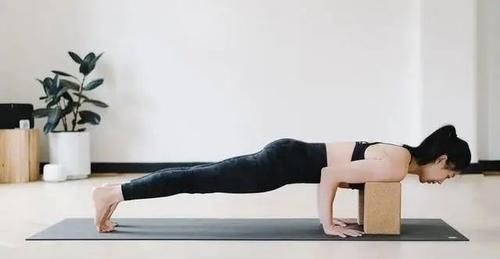 瑜伽|练了那么久的瑜伽四柱支撑,你真的会做了吗?