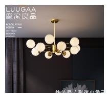 墙面|她家全屋不吊顶,只走石膏线,墙面不造型,只刷乳胶漆,温馨耐看