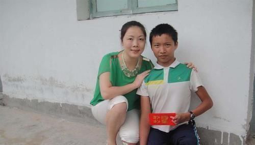 医生|孕检发现孩子没有手脚,妈妈却坚持和医生说“生”,如今活成公主