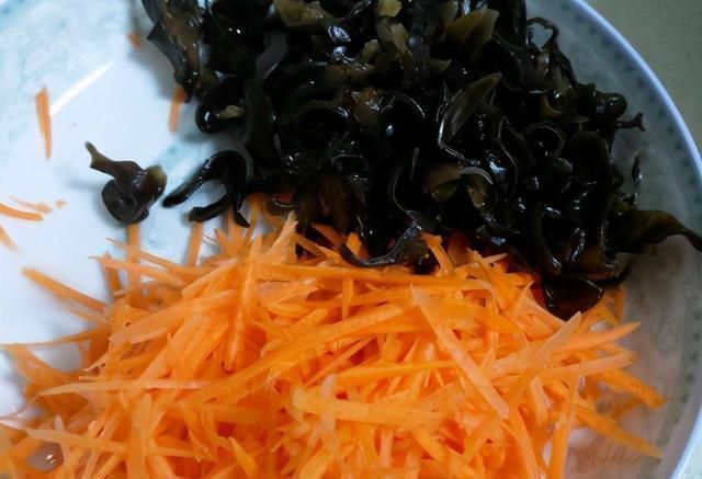 蔬菜|立冬后,要多吃菌菇和蔬菜,教你做成鱼香味的,开胃下饭还营养