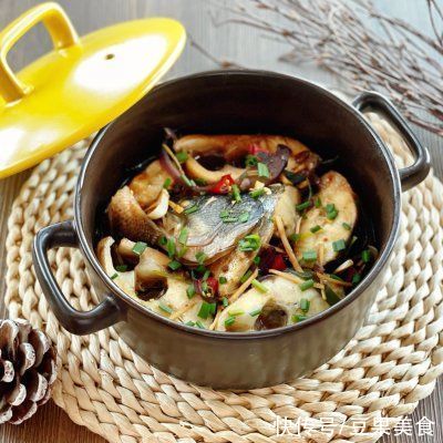 鲈鱼不止可以清蒸,这么做大人小孩抢着吃,酱香浓郁,回味无穷