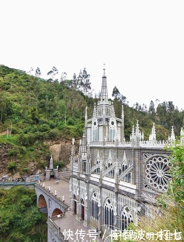 朝圣者们|深藏在峡谷间的神秘教堂，震撼且夜景绝美，就在哥伦比亚边境小镇