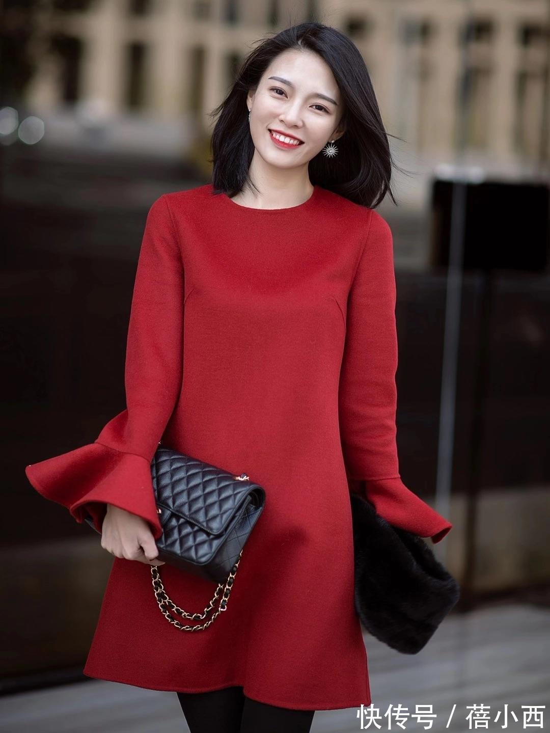 战袍 新年战袍你准备好了吗?“红色连衣裙”吸睛满分,优雅又有女人味