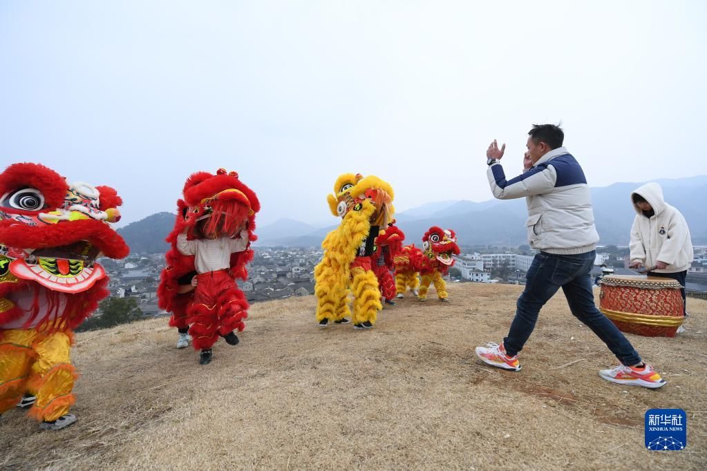 训练！江南古镇的“雄狮少年”