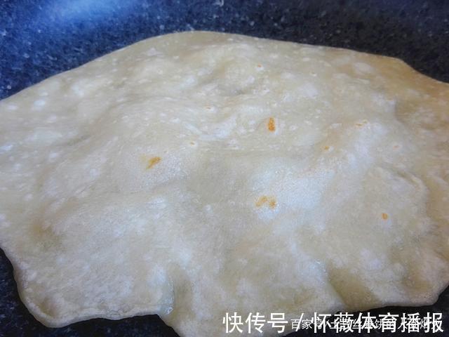 面团|晚餐就这一样，烙一烙，卷一卷，吃美了，网友：最爱这一口