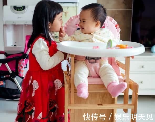 求生欲|有种“求生欲”叫二胎哥哥,送小20岁妹妹去幼儿园,十分怕被误会