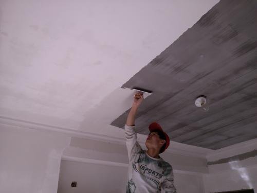 石膏线|难怪包工头建议不装石膏线吊顶用上这好物,客厅高级美观还不贵