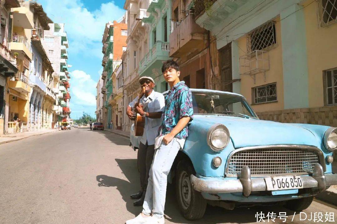 专辑 《宝藏歌手》里的宝藏音乐人,李荣浩挚友,曾在金曲奖击败周杰伦