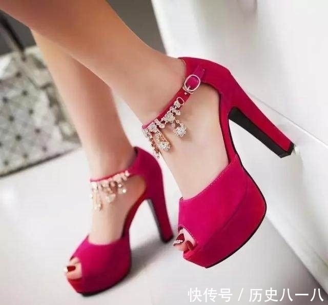 女人|炎炎夏日,高跟凉鞋紧跟时尚潮流,穿出女人的优雅范儿