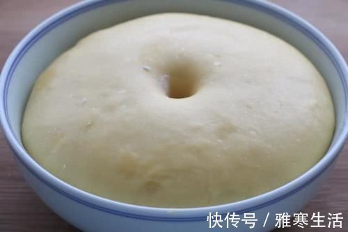 在家做面包，不用烤箱不用黄油，又软又拉丝，学会别再买面包吃了