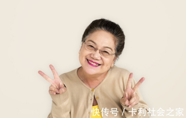 晕倒|男子走在路上突然晕倒！这3种食物竟是高血压的“罪魁祸首”