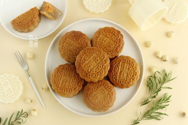 传统节日|商场卖200元的月饼,在家做成本不到50块,甜而不腻,低糖又好吃