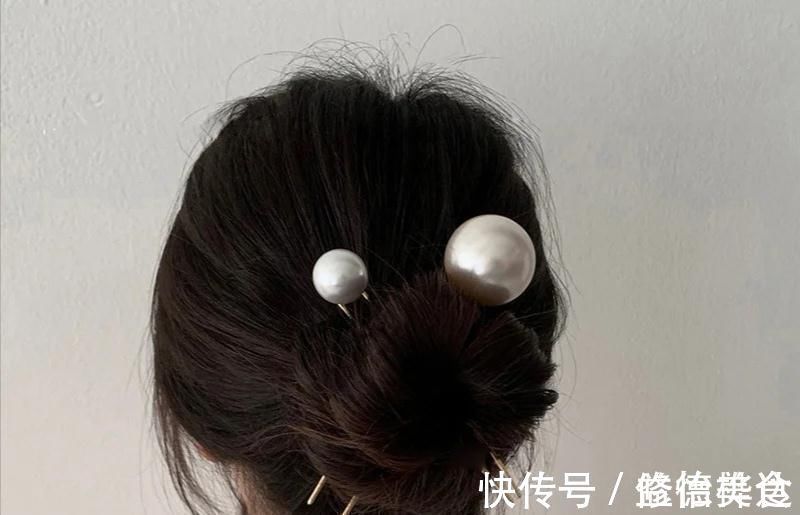 发型|别再披头散发了,今年流行这些“盘发”,优雅精致又时尚