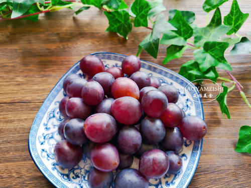 葡萄|三伏天爱流汗,女人想显年轻,6种碱性水果要多吃,安稳度过苦夏