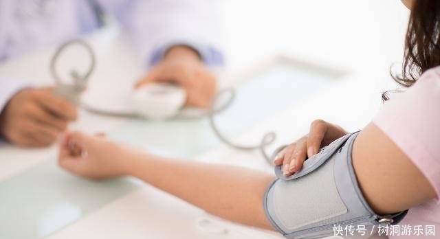 “降低”高血压只是少吃盐?或许少吃3类食物,血管才更健康