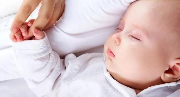 颈椎|睡枕头和不睡的孩子长大后有何区别?有几点很明显,父母要注意