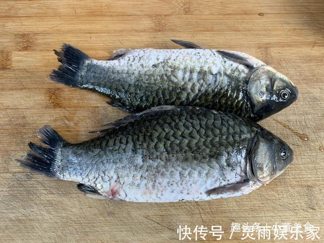 家里人爱吃鱼，但不知道去腥的窍门，跟我学几招，鱼肉鲜嫩没腥味