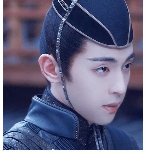 劇本|《密室大逃脫》鄧倫再次回應(yīng)不進(jìn)組拍戲：在認(rèn)真看劇本了