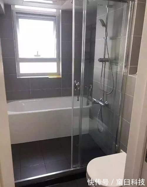 实用|老公不听劝非要在门口砌半堵墙，装好后发现太实用了，晒晒！