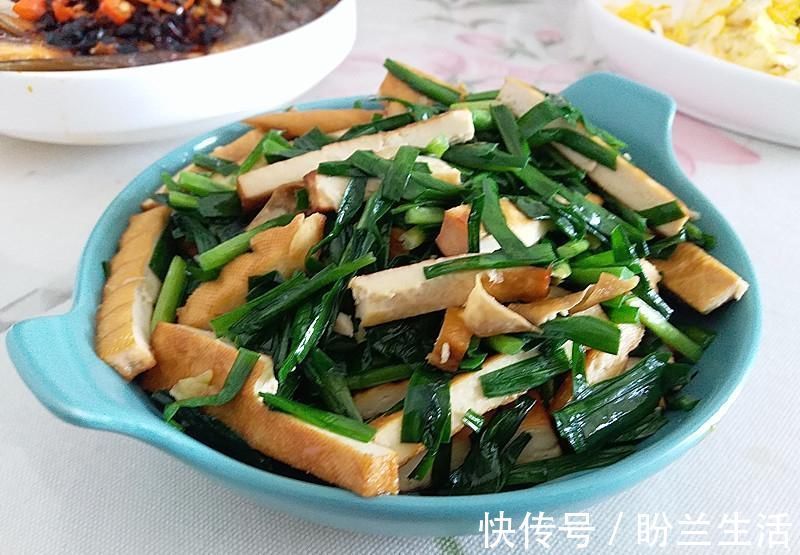 防癌|炒韭菜时搭一宝,排出毒素,软化血管防癌,2块钱炒一盘