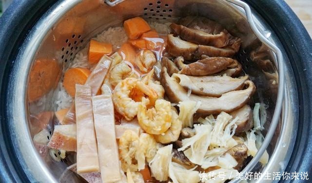 爱吃煲仔饭的吃货赶快收藏,步骤简单出锅香味四溢,味美好吃到爆