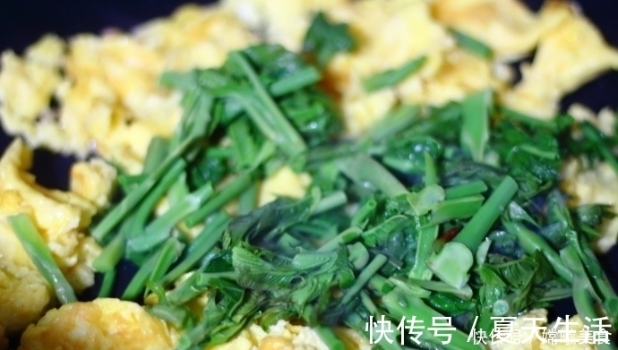 亚硝酸盐|两种食材简单炒一炒，5分钟做出春天独有的味道，错过就要等来年