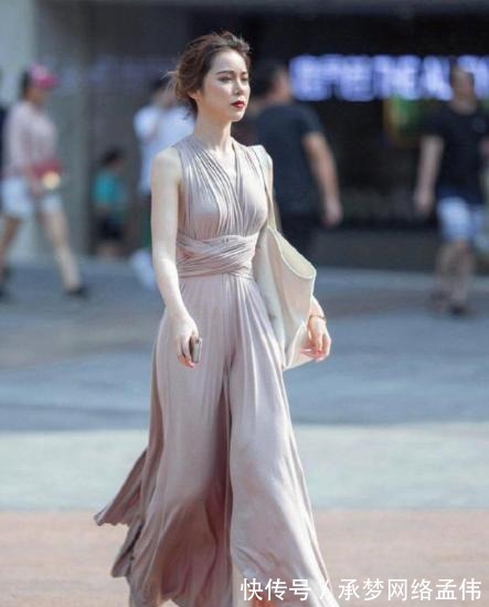 搭配|经典简约的连衣裙,非常适合时尚美女的日常穿搭,穿出你的品位